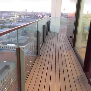 Triiiple Level 21 Mit Balkon Und Tiefgarage Wien